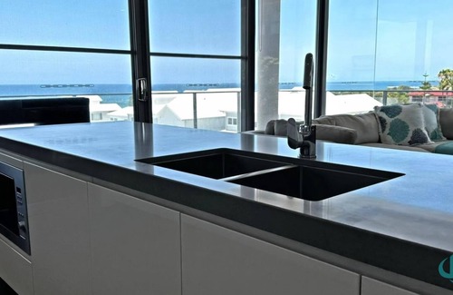 Caves Beach Appartement | Beach Blossom - Apartment and walk to the beach!