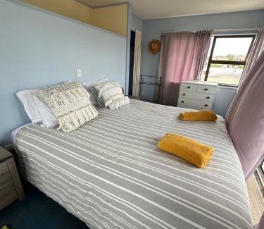 Kapiti Island Maison | Beach Break Inn Whitianga