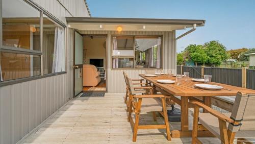 Kapiti Island Maison | Beach Break Inn Whitianga