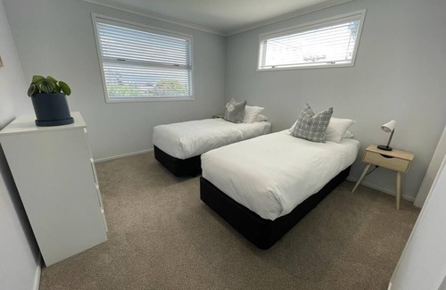 Papamoa Beach Maison | Beach Break Papamoa-Beachfront
