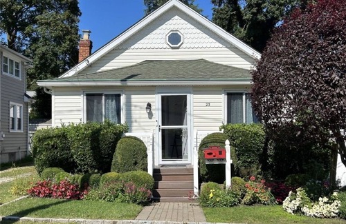 Bayville Maison | Beach bungalow on the Long Island Sound