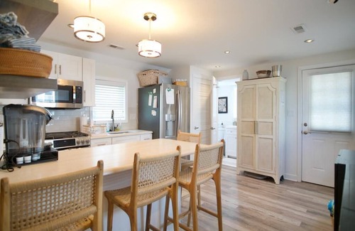 Townsend's Inlet Cottage | Beach Cottage a Block from the Beach!