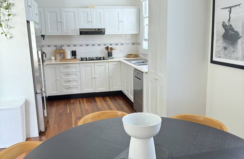 Freshwater Maison | Beach Cottage in “Freshwater Basin”. Under 5 min flat walk to Beach & Shops