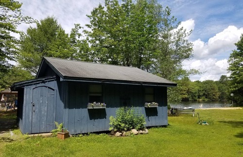 Franklin Cottage | Chalet rustique sur l'eau - privé et les animaux de compagnie!