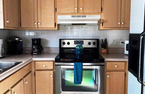 Holiday Beach Cottage | Beach Cottage - walk to Gulf - Sleeps up to 8