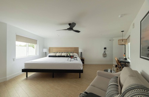 Rehoboth Beach Hôtel | Beach Escape near Dewey Beach with Free Parking, Weekend Breakfast & Firepit
