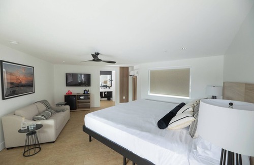Rehoboth Beach Hôtel | Beach Escape near Dewey Beach with Free Parking, Weekend Breakfast & Firepit