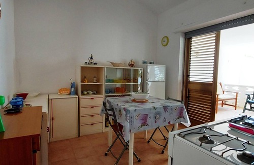 Torre Specchia Ruggeri Maison | Beach Front Ground Floor Holiday House with Private Garden 30 m from the sea