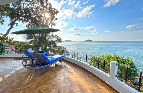 Los Pescadores Maison | Beach Front, Amazing, Private Home