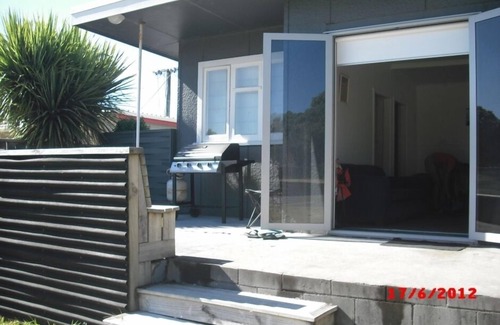 Urenui Maison | Beach front bach dans Urenui