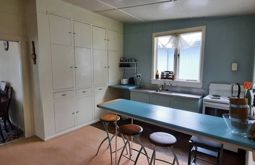 Ngarimu Bay Maison | Beach Front Bach - Thornton Bay