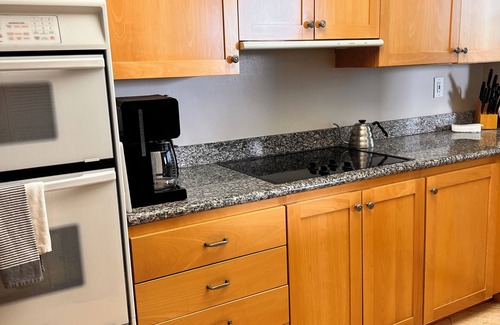 Alamitos Beach Copropriété | Beach front Condo with Direct access to the beach