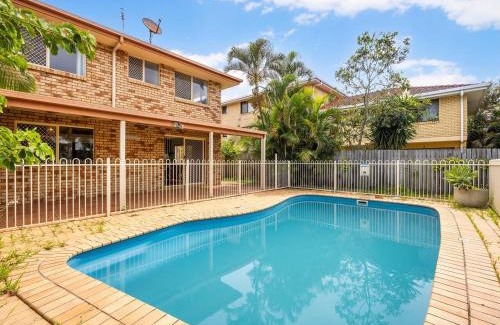 Clontarf Maison | Beach Front Holiday Home with Pool, Prime Location