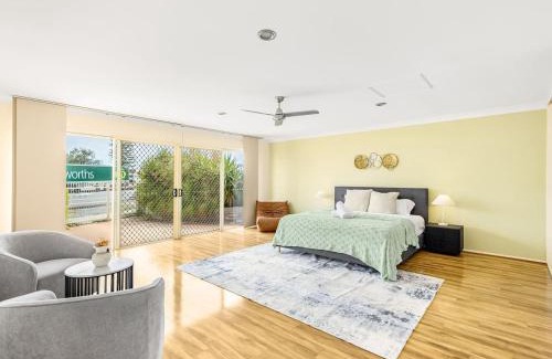 Clontarf Maison | Beach Front Holiday Home with Pool, Prime Location