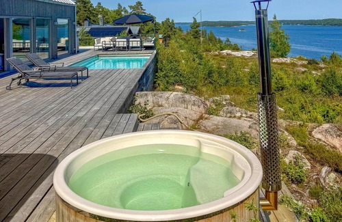 Osteraker Municipality Maison | Beach front home in åkersberga with sauna