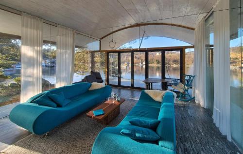 Sveio Maison | Beach Front Home In Sveio With Wifi