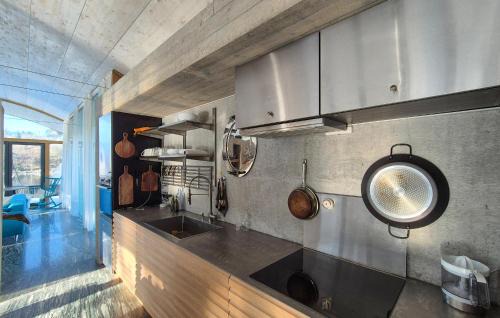 Sveio Maison | Beach Front Home In Sveio With Wifi