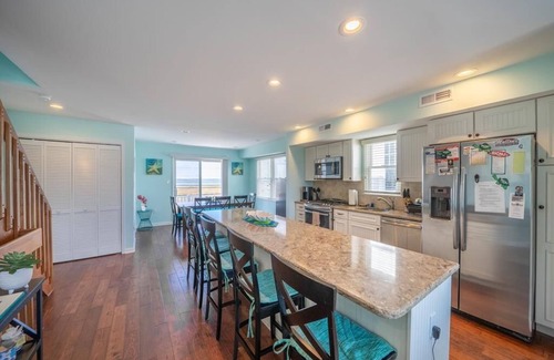 Dennisville Copropriété | Beach Front Home with Ocean AND Bay Views! Spectacular views, steps to the beach, meticulously maintained beachfront home