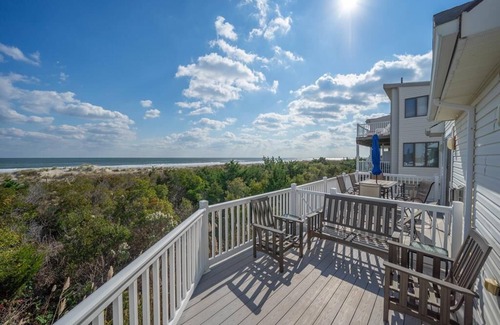 Dennisville Copropriété | Beach Front Home with Ocean AND Bay Views! Spectacular views, steps to the beach, meticulously maintained beachfront home