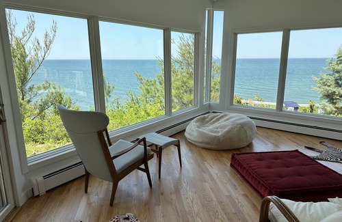 Baiting Hollow Maison | Beach front house with amazing sea views and its own private beach
