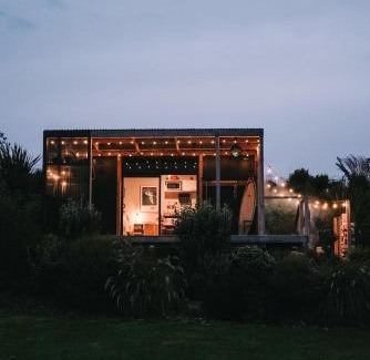 Surat Bay Maison | Beach Front Oasis - Catlins, Jacks Bay