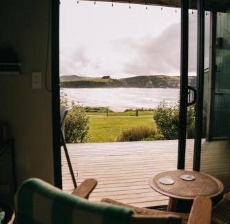 Surat Bay Maison | Beach Front Oasis - Catlins, Jacks Bay