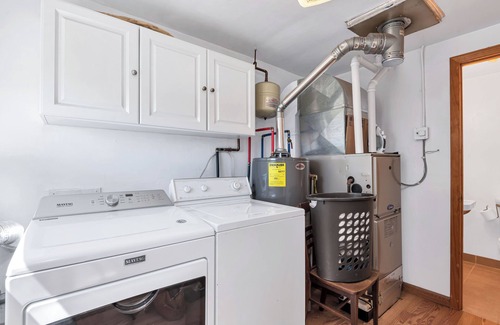 Park Point Maison | BEACH FRONT, PARK POINT, RARE FIND