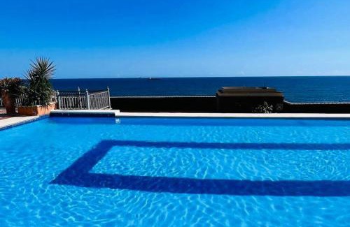 San Geronimo Appartement | Beach Front Penthouse in Exclusive Tower