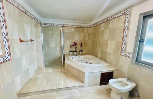 San Geronimo Appartement | Beach Front Penthouse in Exclusive Tower