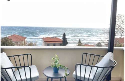 Agios Ioannis Appartement | Beach front, pool, gorgeous apartment