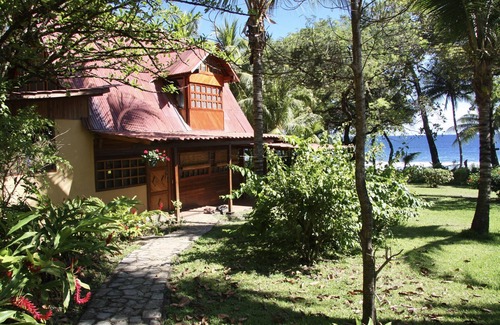 Montezuma Maison | Propriété en bord de mer, avec piscine et à distance de marche de la ville, jardins luxuriants
