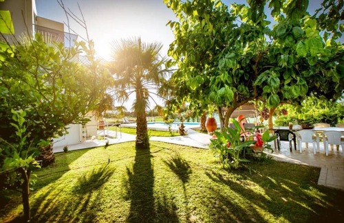 Drapanias Appartement | Beach front,quiet big apartment in western Crete pool + hot tub , bbq
