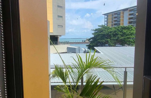 Warf Precinct Appartement | Beach front, with huge outdoor living area and views. Everything you need!