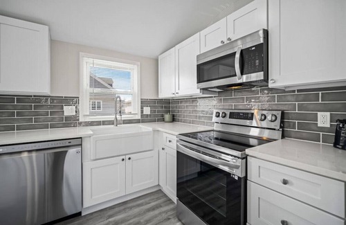Southend Copropriété | Beach Getaway + Parking + 2 blocks to Beach!