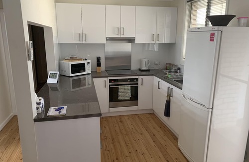 Batemans Bay Maison | Plage, golf, pêche, amusement et animaux acceptés @ Batemans Bay !!