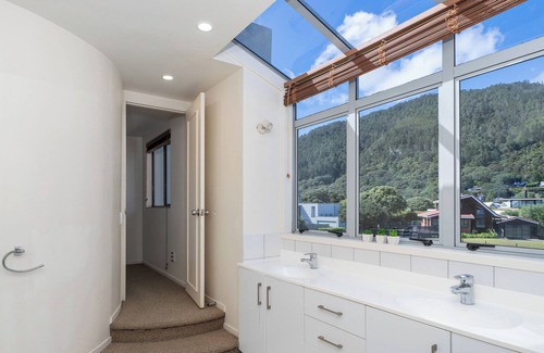 Pauanui Maison | Beach Haven Bonanza - Pauanui Holiday Home