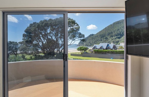 Pauanui Maison | Beach Haven Bonanza - Pauanui Holiday Home