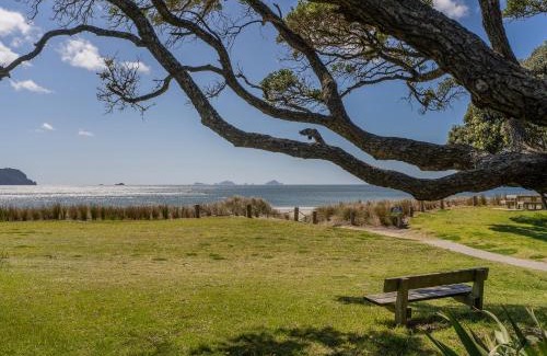 Pauanui Maison | Beach Haven Bonanza - Pauanui Holiday Home