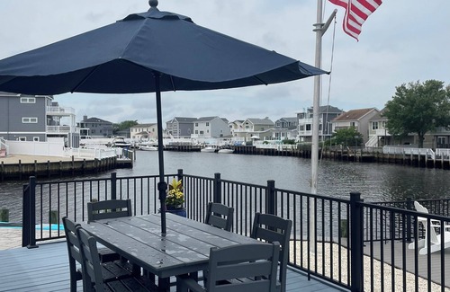 Beach Haven West Maison | Beach Haven West Waterfront Oasis with Heated Pool