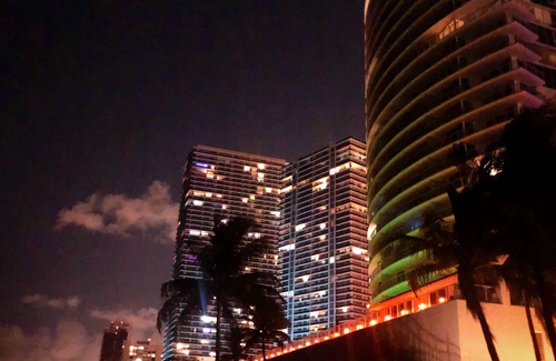 Seybold Copropriété | Beach House - 5 star Luxury 2 Bed, 2 Bath on the beach