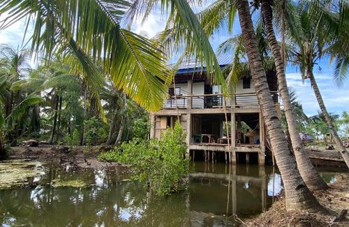 Bayawan City Lit Et Petit-Déjeuner | Beach House and Attic