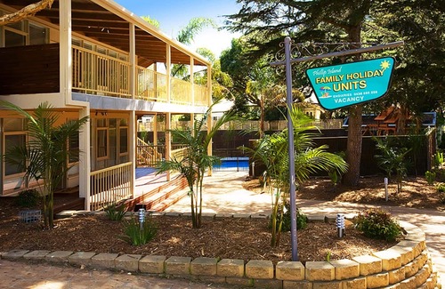 Cowes Maison | Unit 2/38 Chapel St, Cowes - Piscine et aire de jeux pour enfants