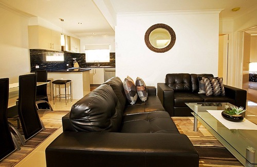 Cowes Maison | Unit 3/38 Chapel St, Cowes - Piscine et aire de jeux pour enfants