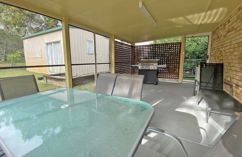 Amity Point Maison | Beach House Backing onto Bush