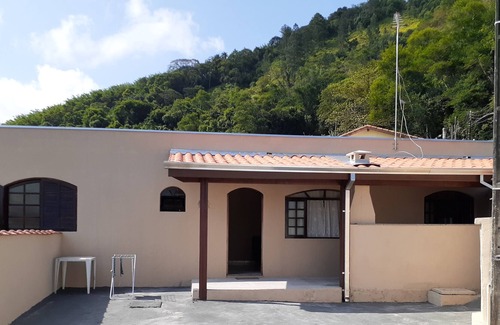 Centro Maison | Beach house in the city center in Caraguatatuba. 5 minutes walk to the beach 🙂
