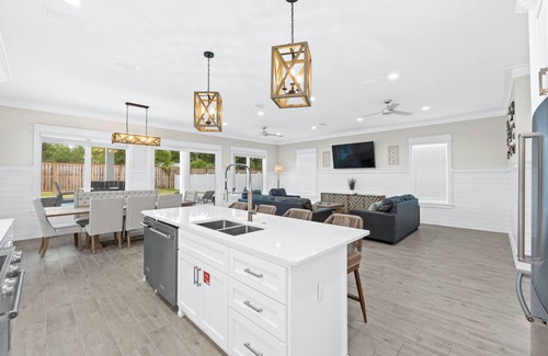 Laguna Beach Maison | Beach House - Totally Beachin by PHG