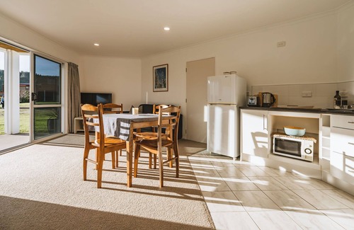 Whangamata Appartement | BEACH HOUSE Whangamatā (APARTMENT) - 100m from Harbour