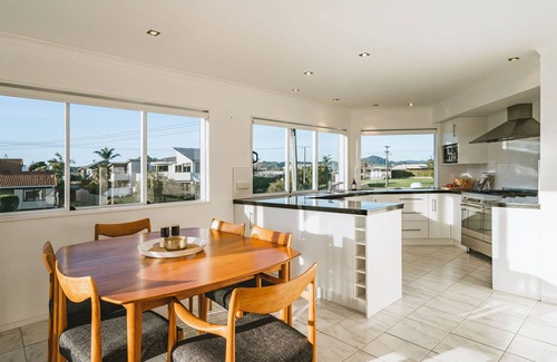Whangamata Maison | BEACH HOUSE Whangamatā (BEACH HOUSE) - 100m from Harbour