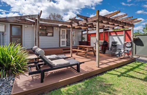 Papamoa Beach Maison | Beach House with Spacious Backyard in Papamoa