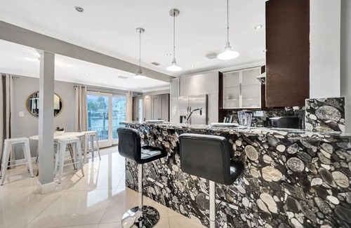 Hendricks and Venice Isles Appartement | Beach Isles: Modern 1BR Waterfront Apartment with Patio